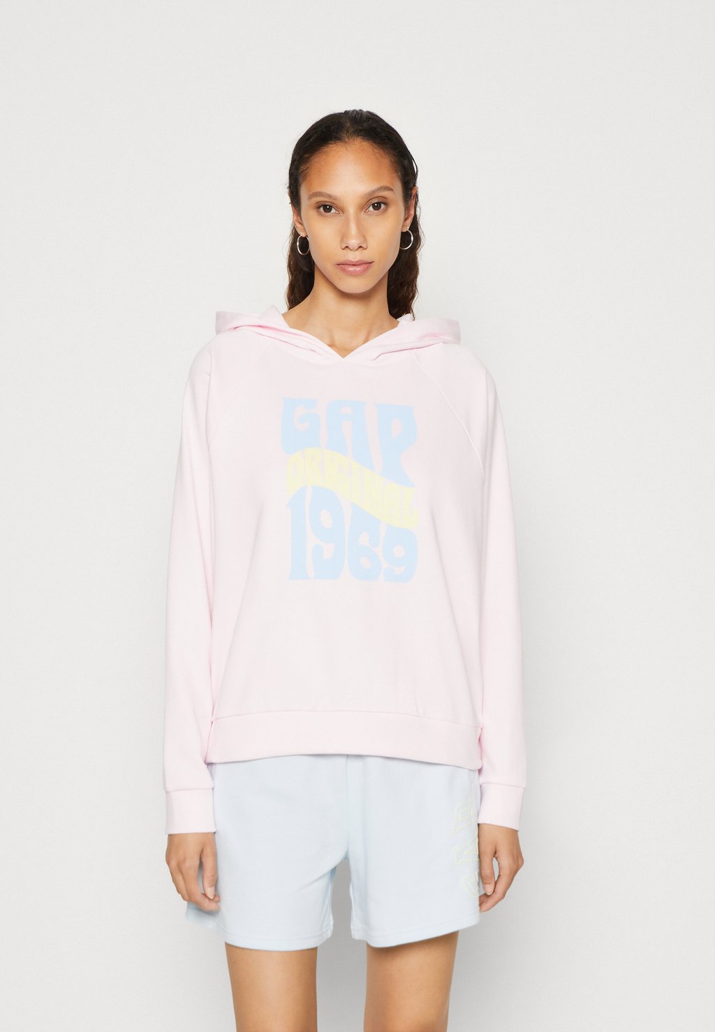 

Толстовка GAP Boyfriend Logo Hoodie, новый розовый, Розовый;коричневый