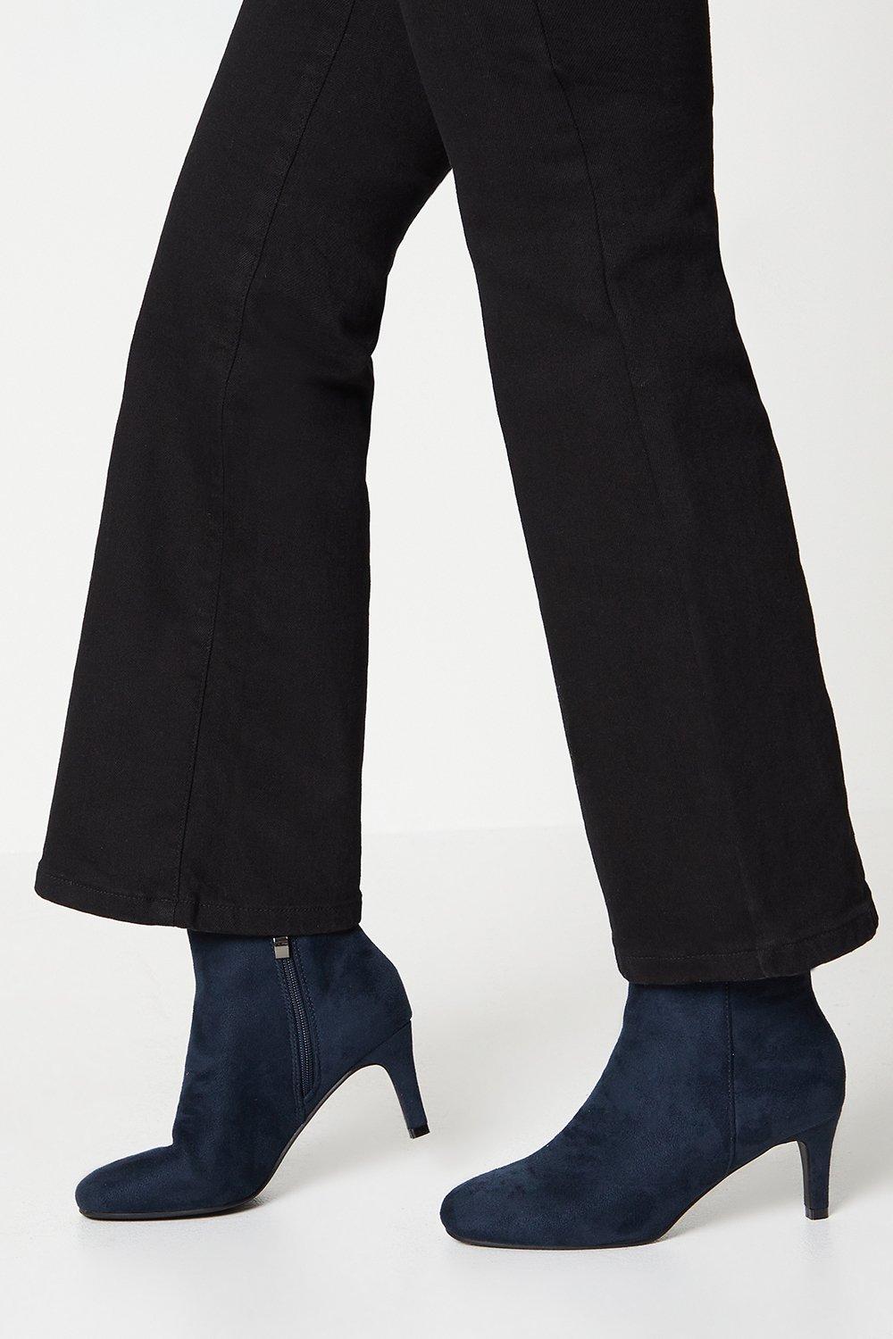 цена Ботинки Andi на среднем каблуке-шпильке с миндалевидным носком Wallis, темно-синий