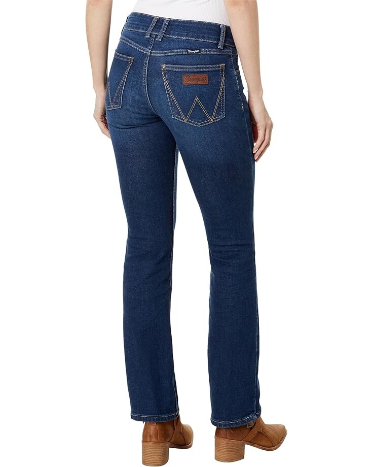 

Джинсы Wrangler Retro Mae Bootcut in Anna, цвет Anna