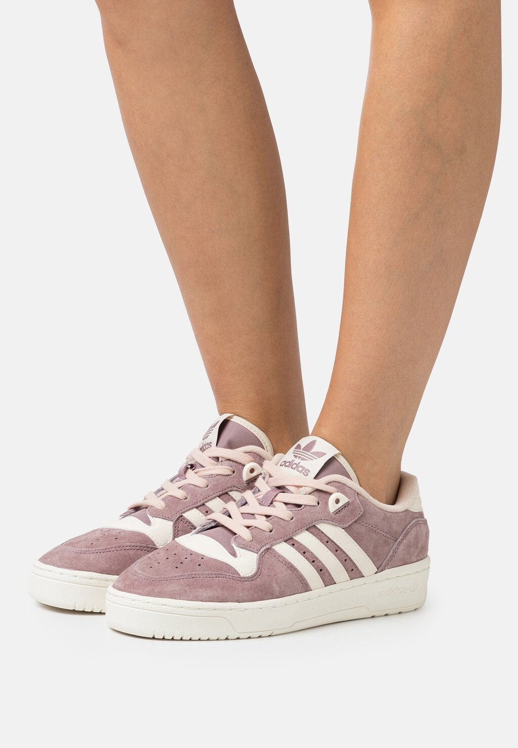 

Кроссовки adidas Originals Rivalry, оксид / оттенок экрю