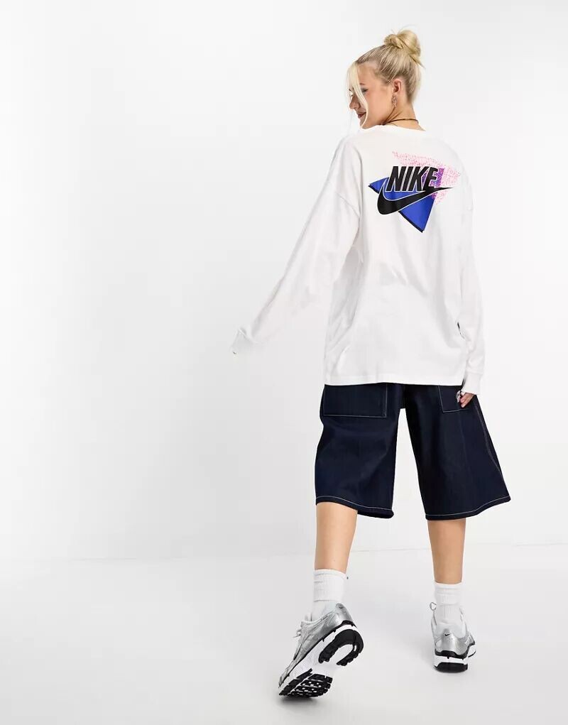 

Белая футболка с длинными рукавами и принтом на спине Nike Vintage