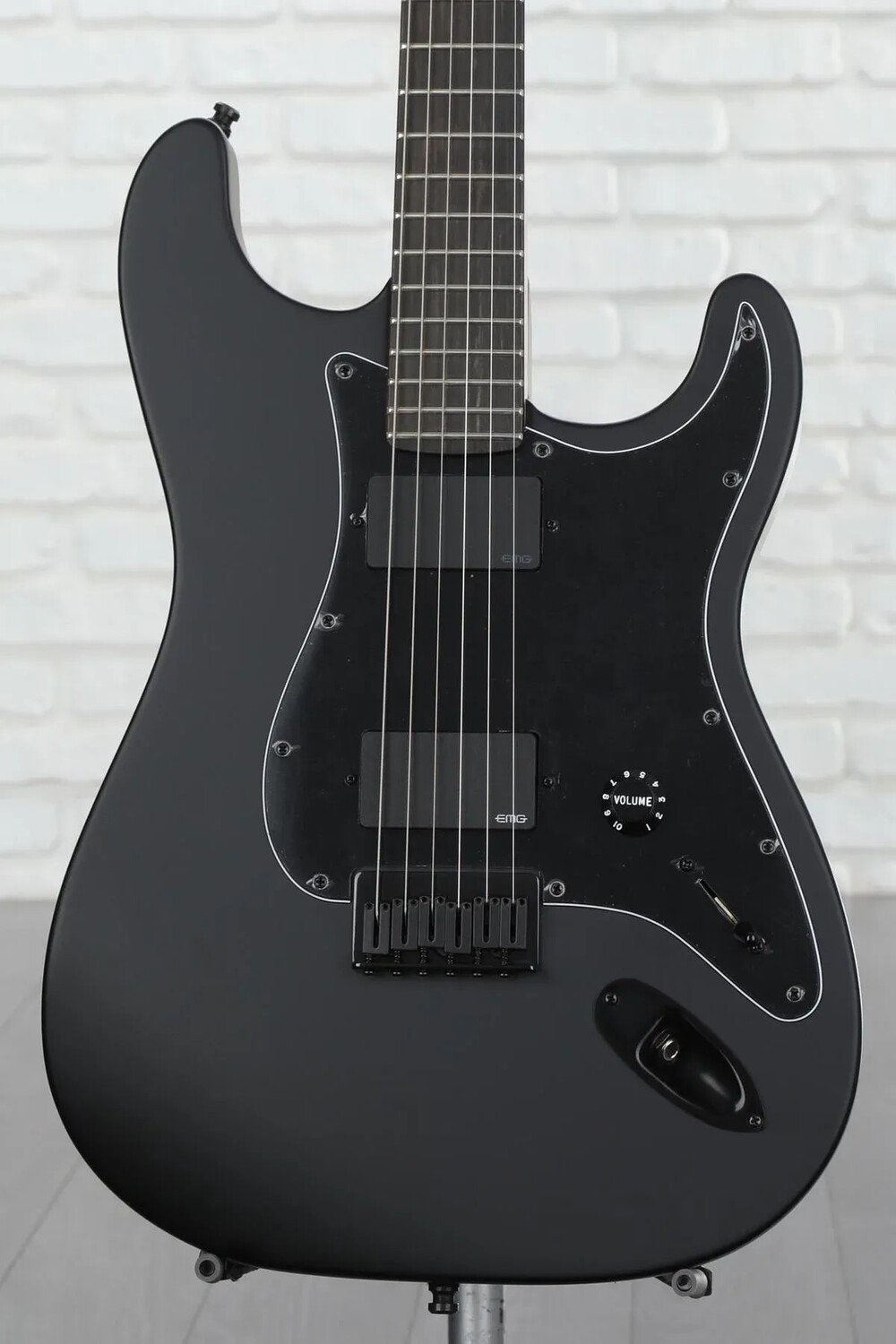 

Fender Jim Root Stratocaster — плоский черный с накладкой из черного дерева