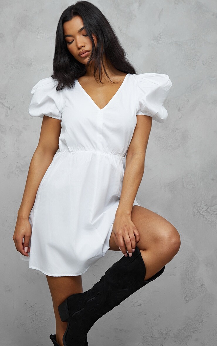 

PrettyLittleThing Белое платье прямого кроя из поплина с пышными рукавами