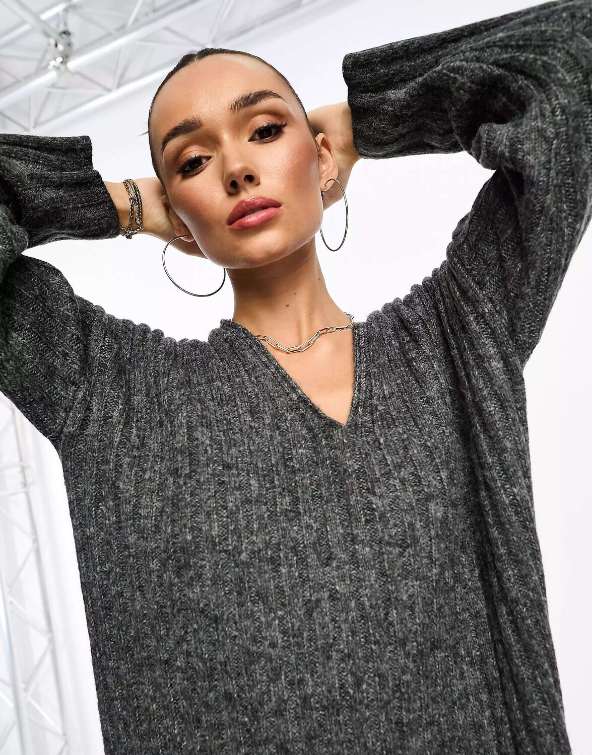 

Трикотажное платье макси с v-образным вырезом ASOS темно-серого цвета, Серый