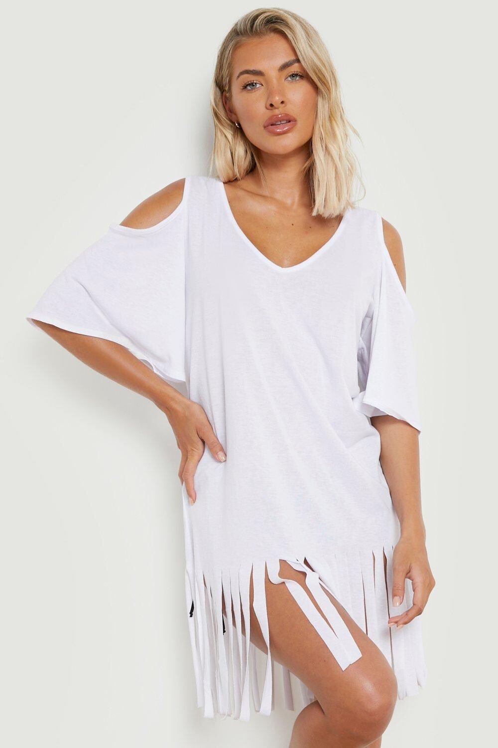 

Пляжное платье с кисточками и открытыми плечами и вырезами boohoo, белый