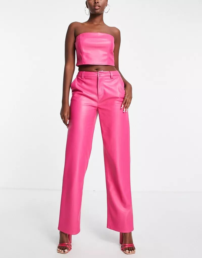 

Розовые брюки прямого кроя из искусственной кожи ASOS