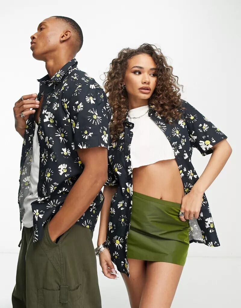 

Рубашка унисекс с короткими рукавами и принтом ромашек ASOS KENYA