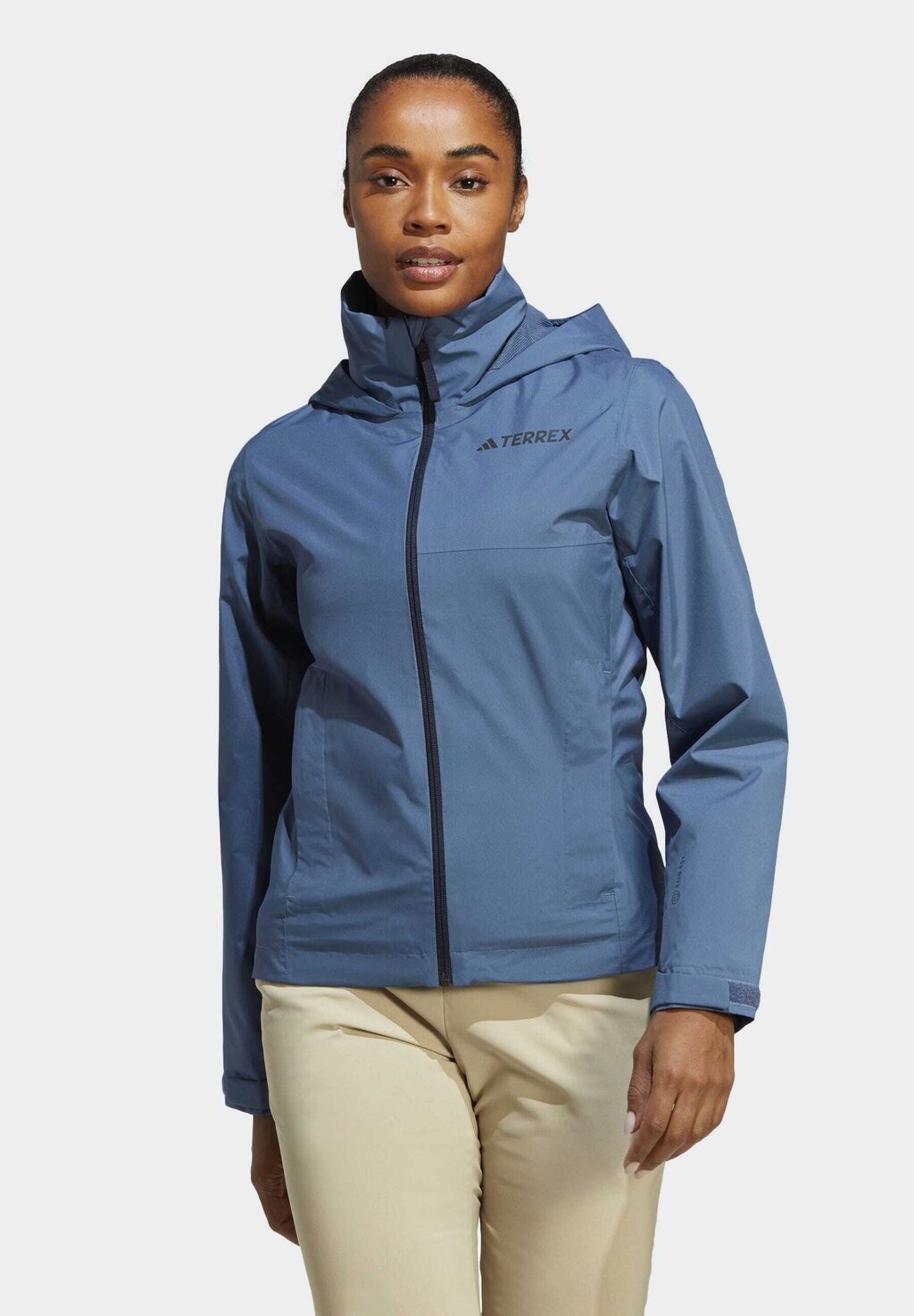 

Спортивная куртка Adidas