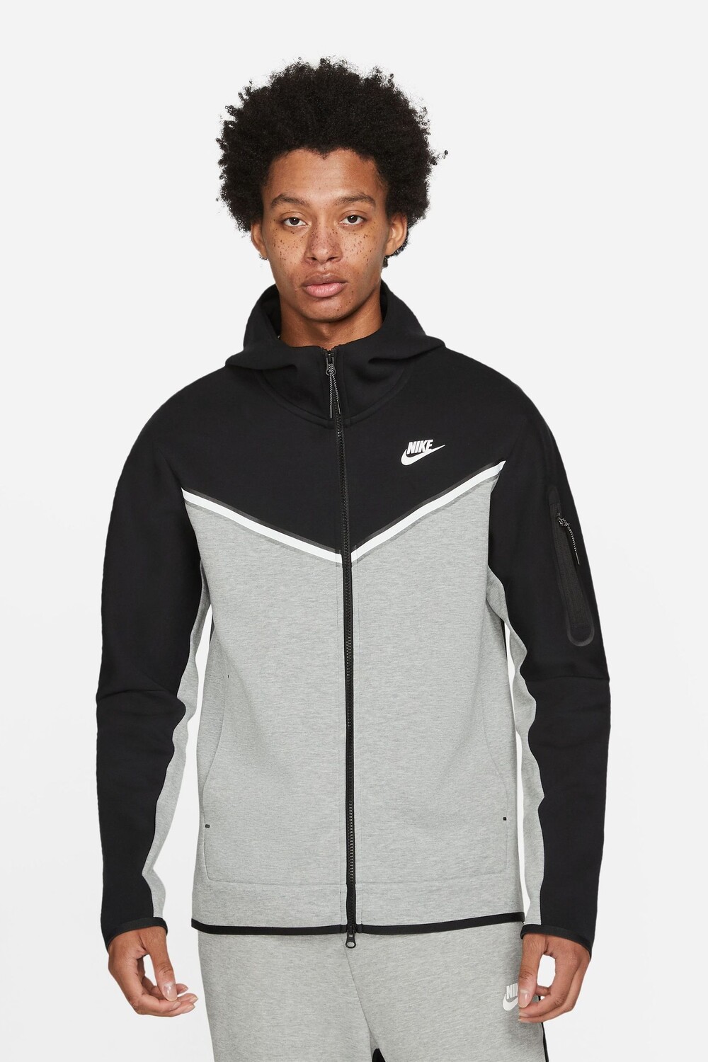 

Толстовка на молнии из технической ткани Nike, черный