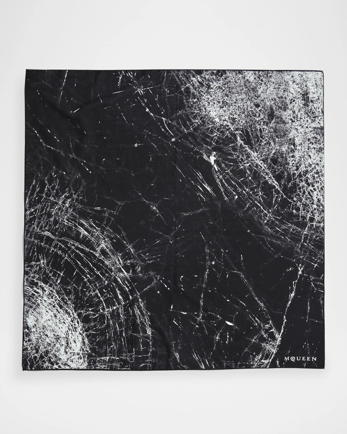 

Мужской квадратный шарф с рисунком Smashed Screen Alexander Mcqueen, цвет Blackmulti