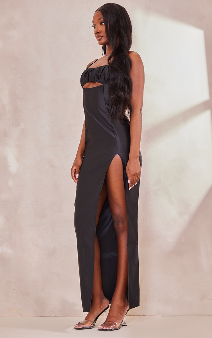 PrettyLittleThing Высокое черное атласное платье мидакси со сборками спереди