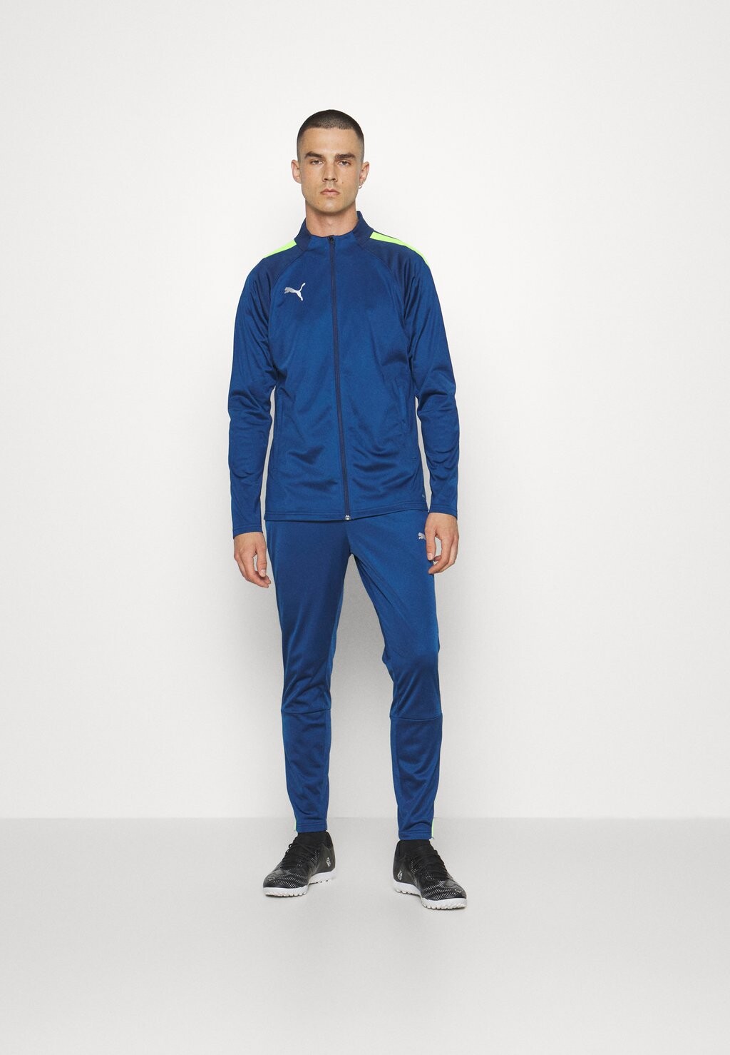 

Спортивный костюм Puma