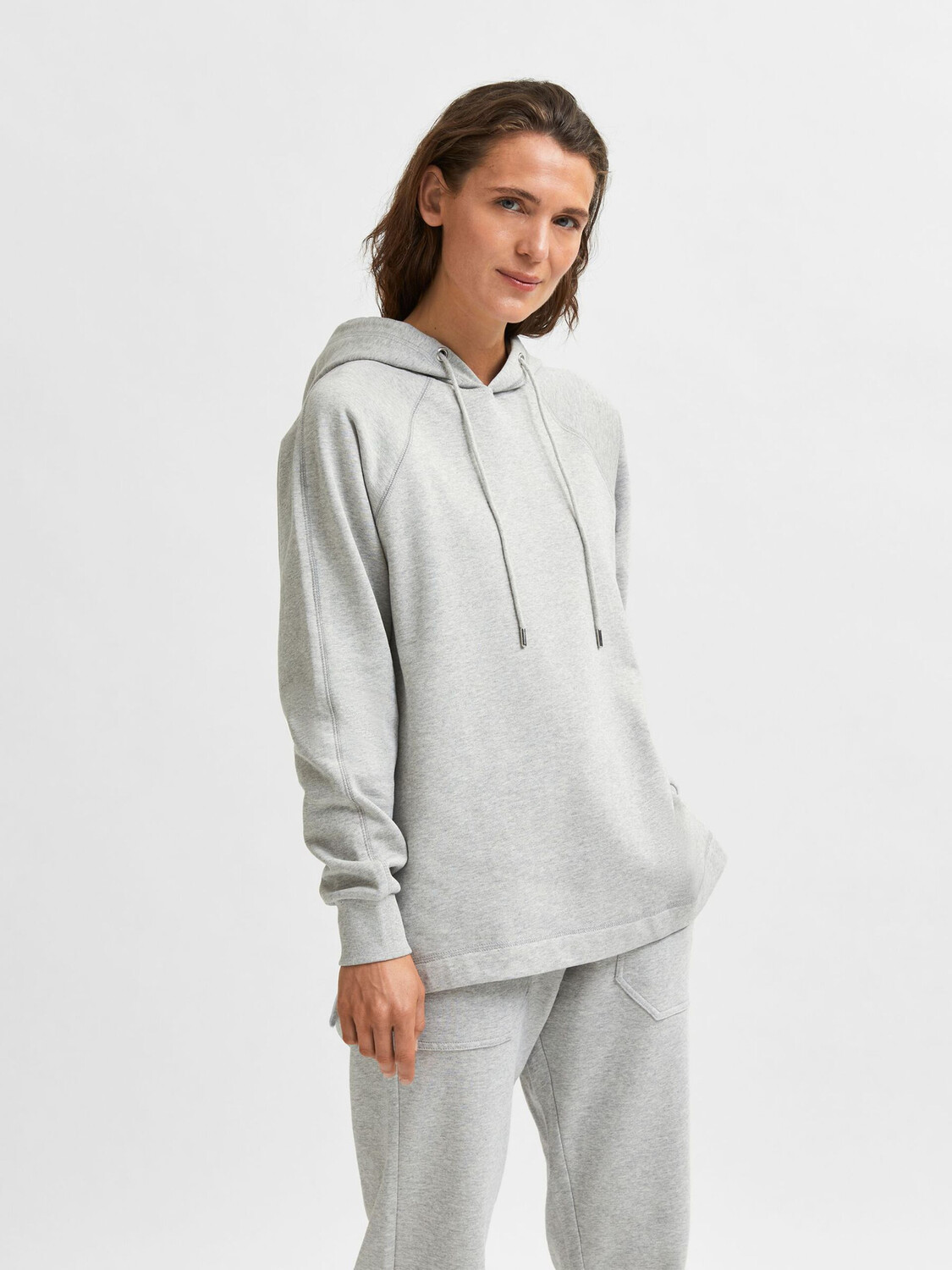 

Толстовка SELECTED FEMME Kapuzen Pullover Basic Hoodie SLFSTASIE Long, серый