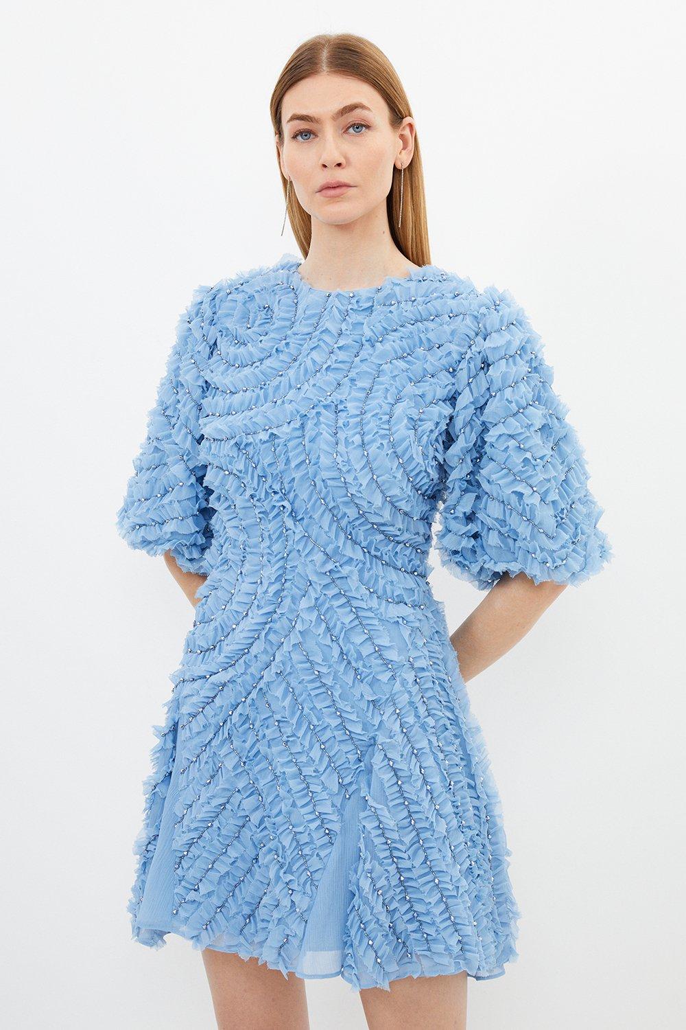цена Тканое мини-платье с декорированными рюшами и пышными рукавами Karen Millen, синий