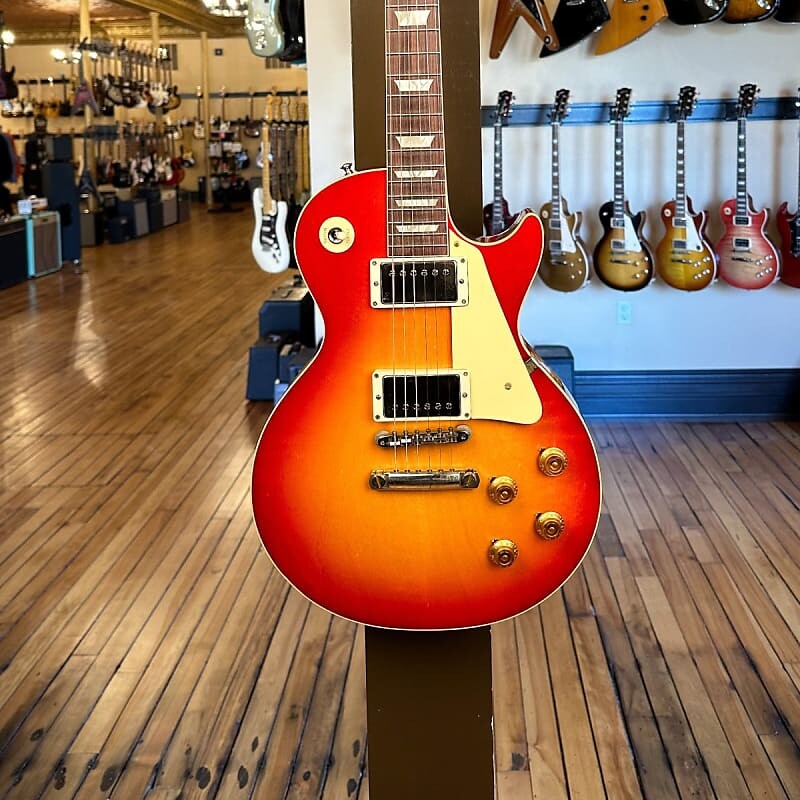 

Электрогитара Gibson Custom Shop 1958 Les Paul Standard Reissue - Washed Cherry Burst