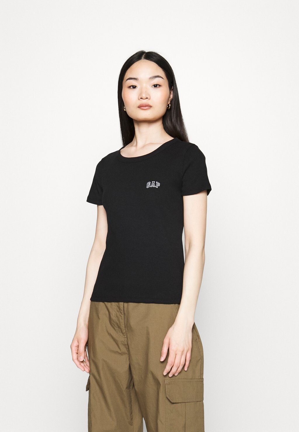 

Базовая футболка GAP, черный