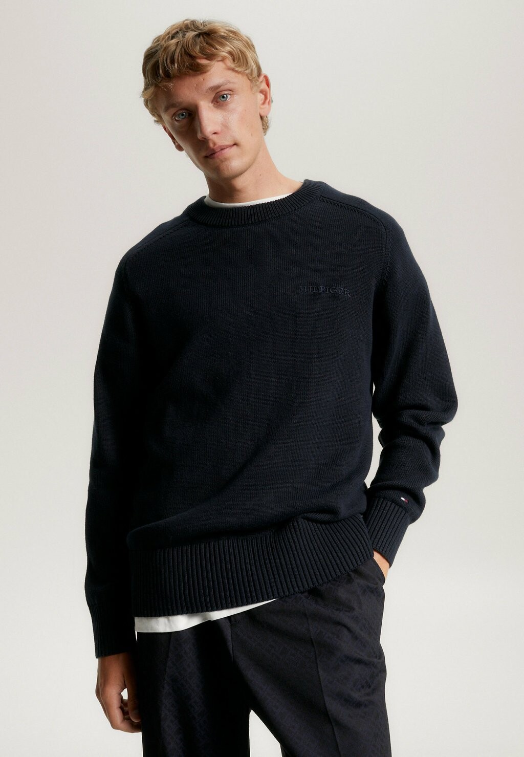 

Свитер MONOTYPE CREW NECK Tommy Hilfiger, небо пустыни