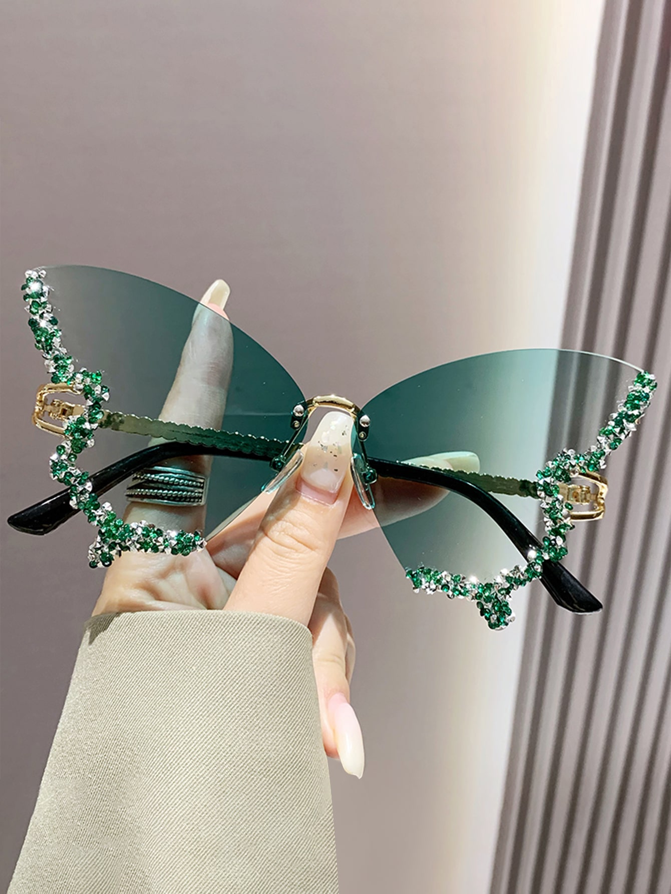 цена 1шт женщин горный хрусталь декор бабочка дизайн модные очки