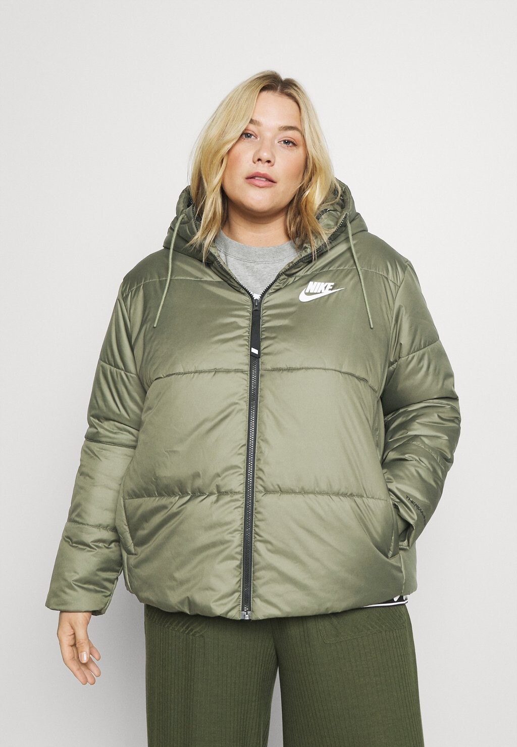 

Зимняя куртка Nike, Серый
