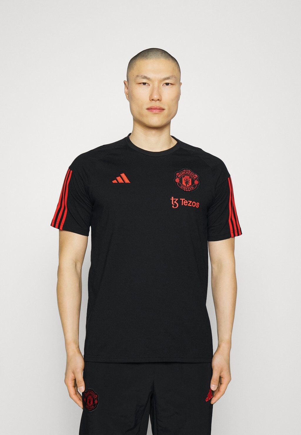 

Футболка Adidas