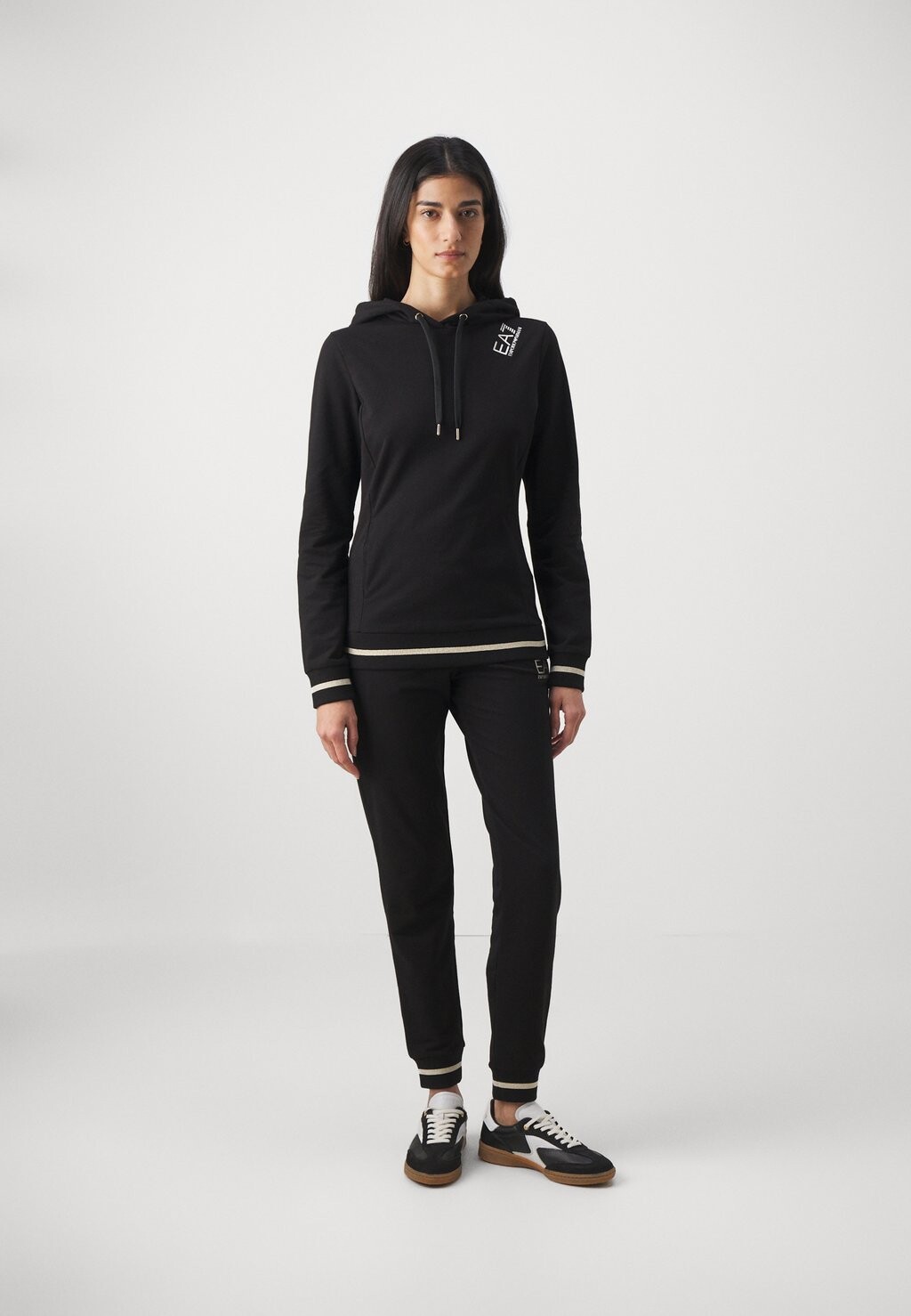 

Спортивный костюм Tracksuit EA7 Emporio Armani, черный