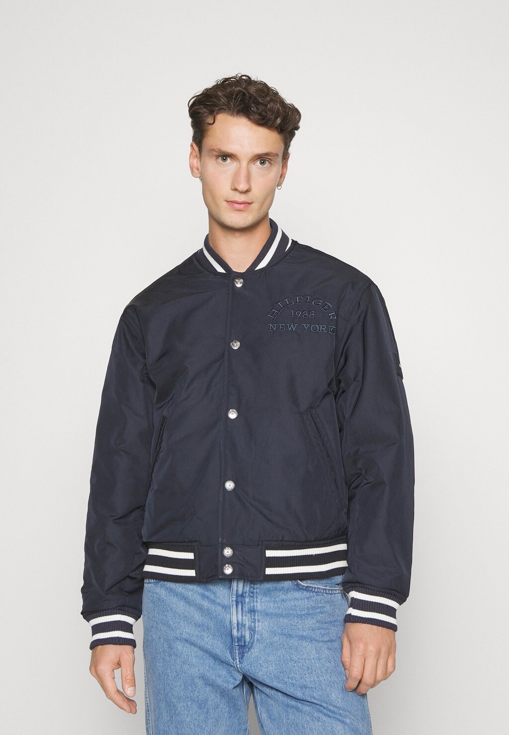 

Куртка-бомбер Tommy Hilfiger