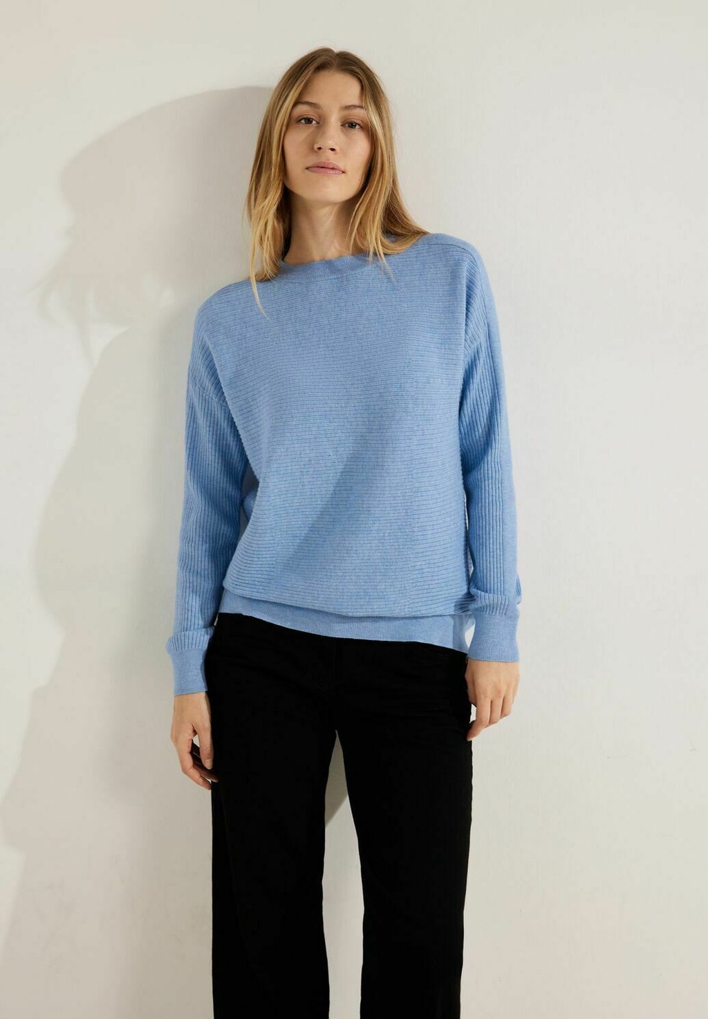 Вязаный свитер Cecil, цвет blau