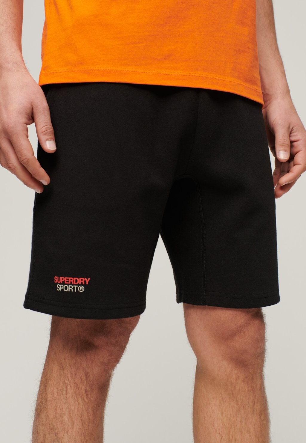 

Спортивные штаны TECH LOGO Superdry, черный