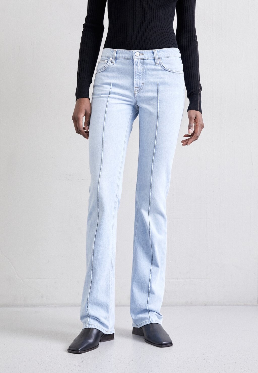 

Джинсы-сигареты Pintuck Filippa K, цвет light blue