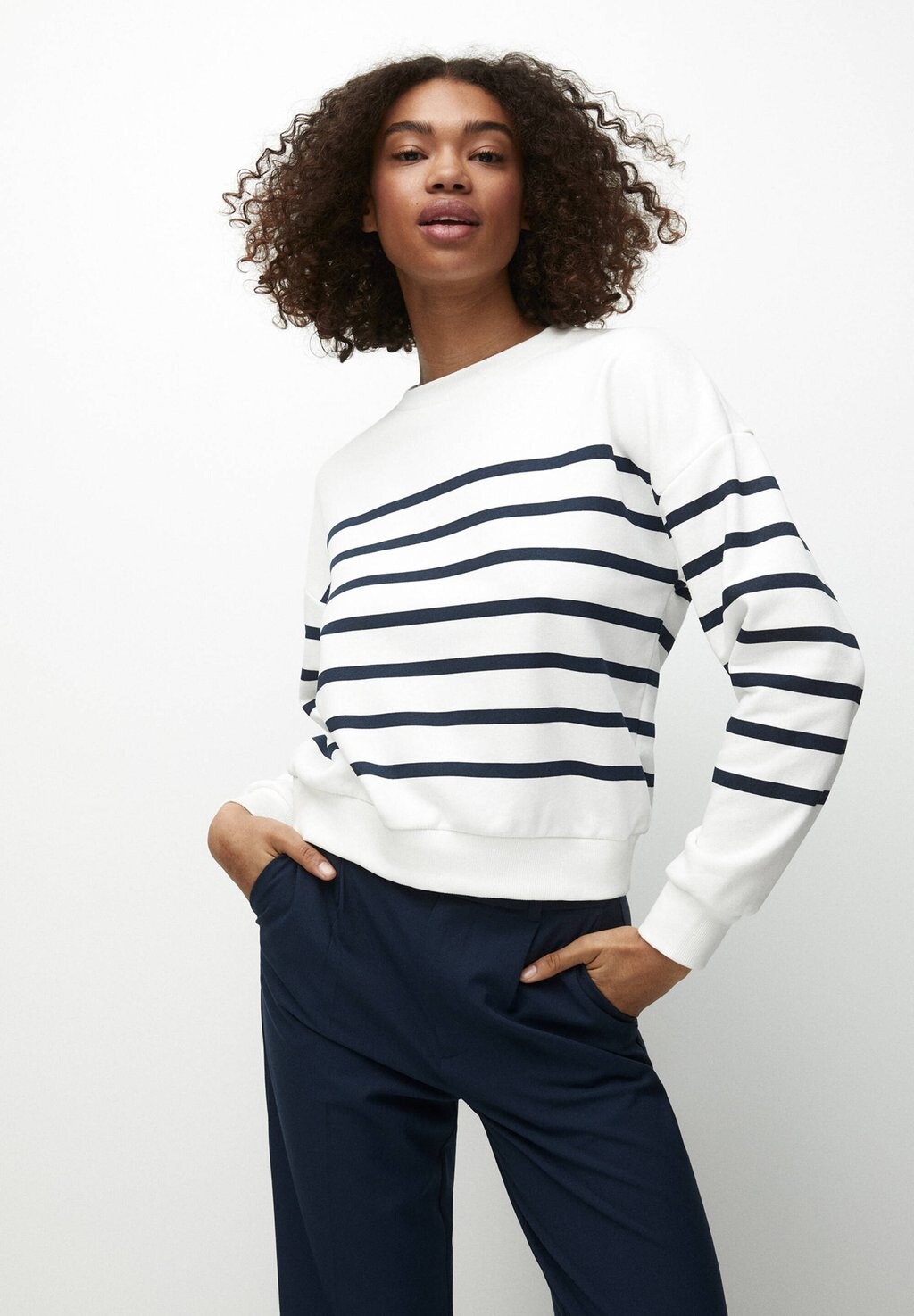 

Толстовка PULL&BEAR, белый