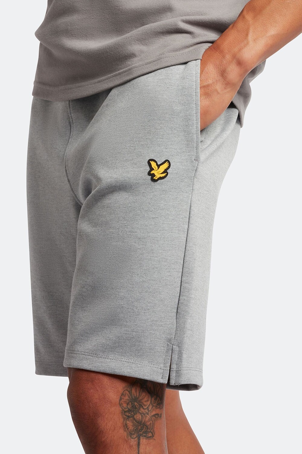 

Серые трикотажные шорты Fly Lyle & Scott, серый