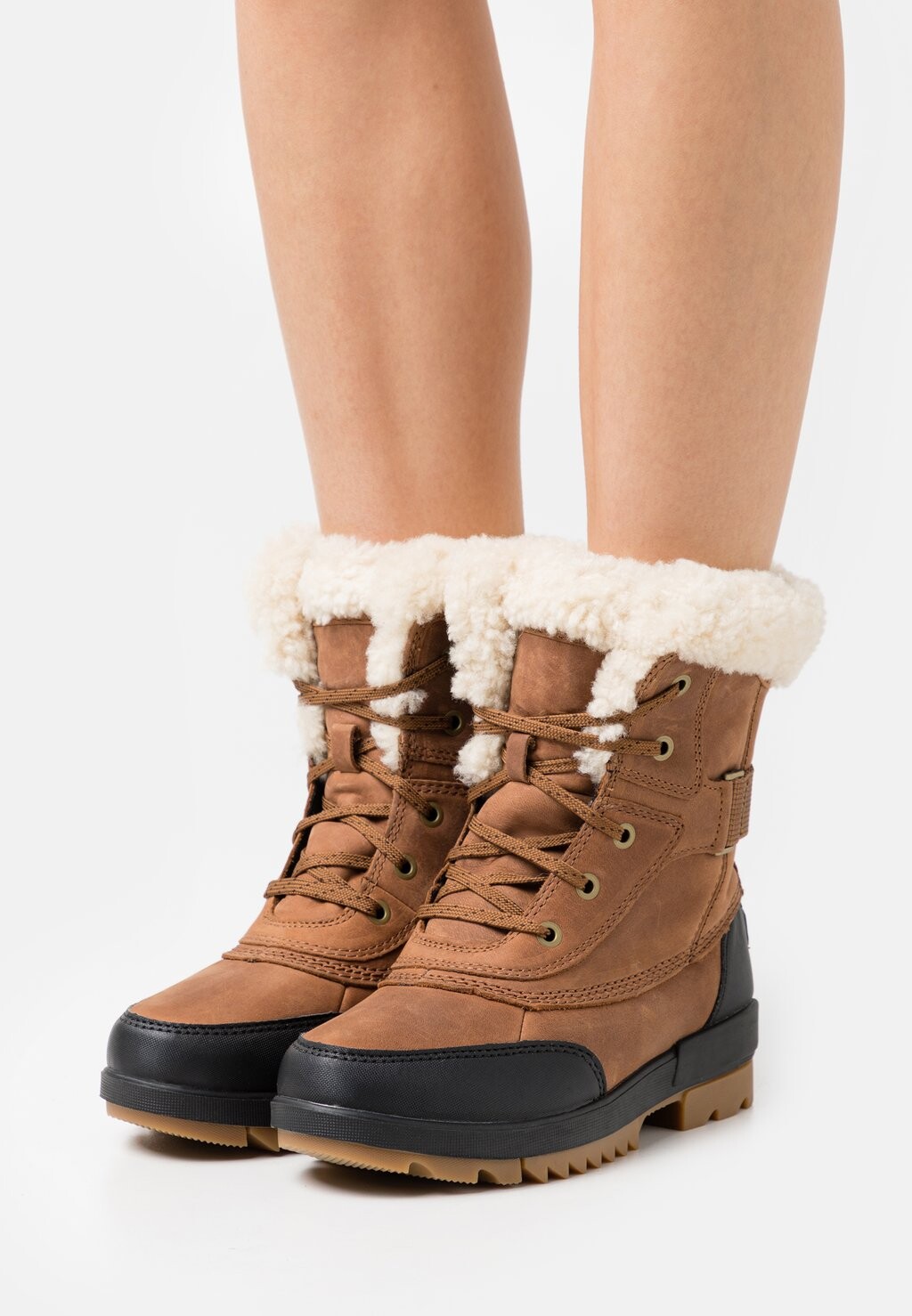 

Ботинки зимние Sorel