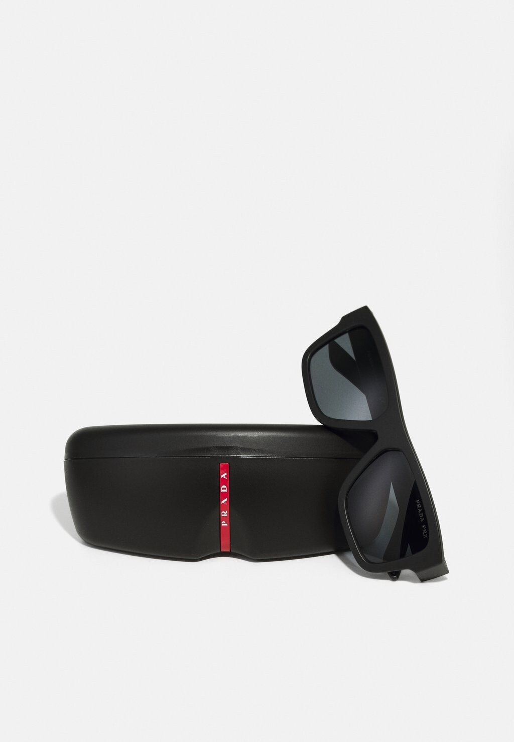 

Солнцезащитные очки Prada Linea Rossa, черный