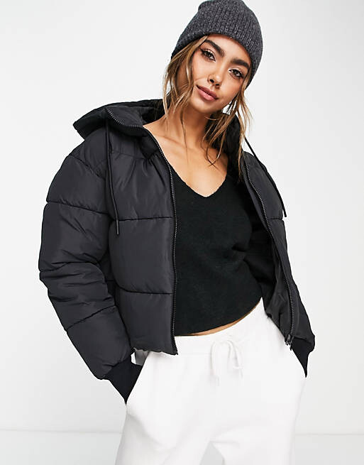 

Объемный пуховик Monki с капюшоном