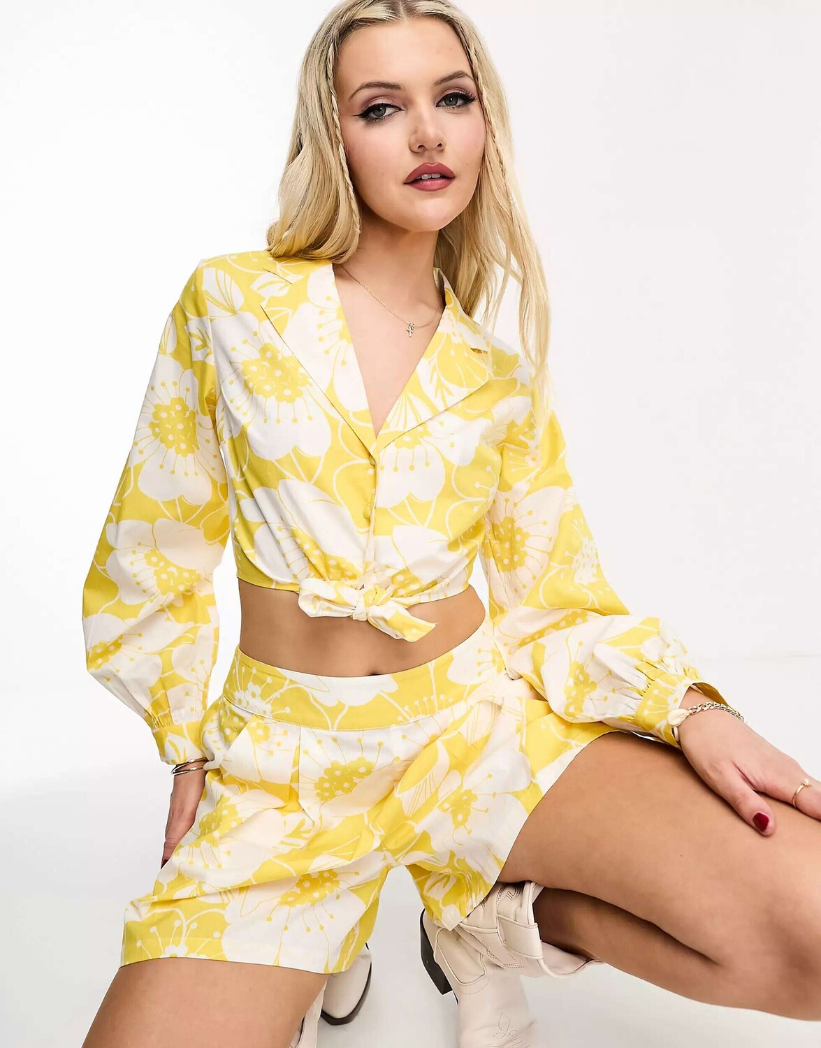 

Желтая рубашка из поплина с завязками спереди Miss Selfridge