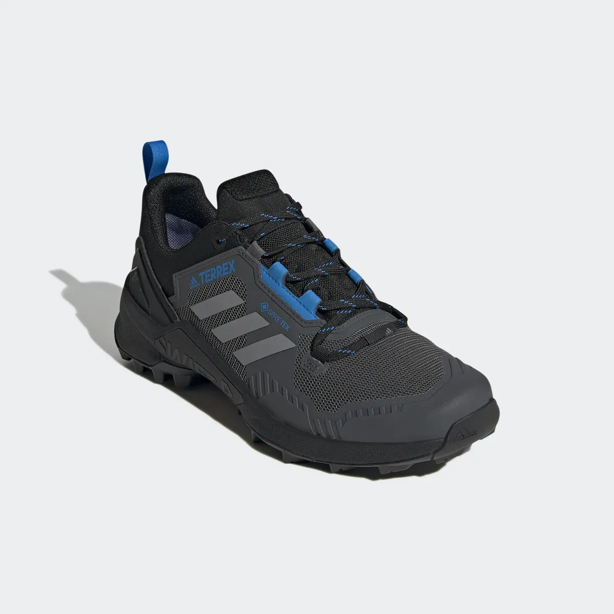 

Кроссовки adidas TERREX "SWIFT R3 GORE-TEX", водонепроницаемые, цвет Core Black / Grey Three / Blue Rush