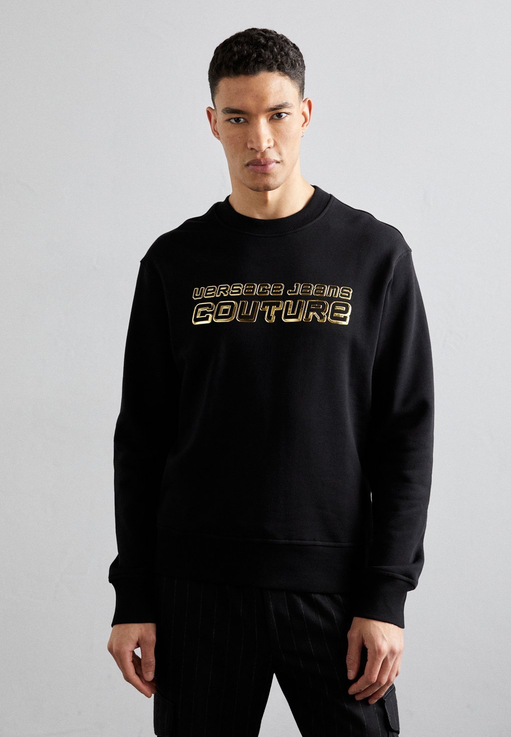 

Толстовка LOGO Versace Jeans Couture, цвет black/gold