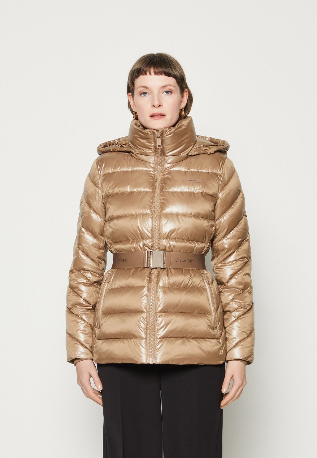 

Зимняя куртка Calvin Klein