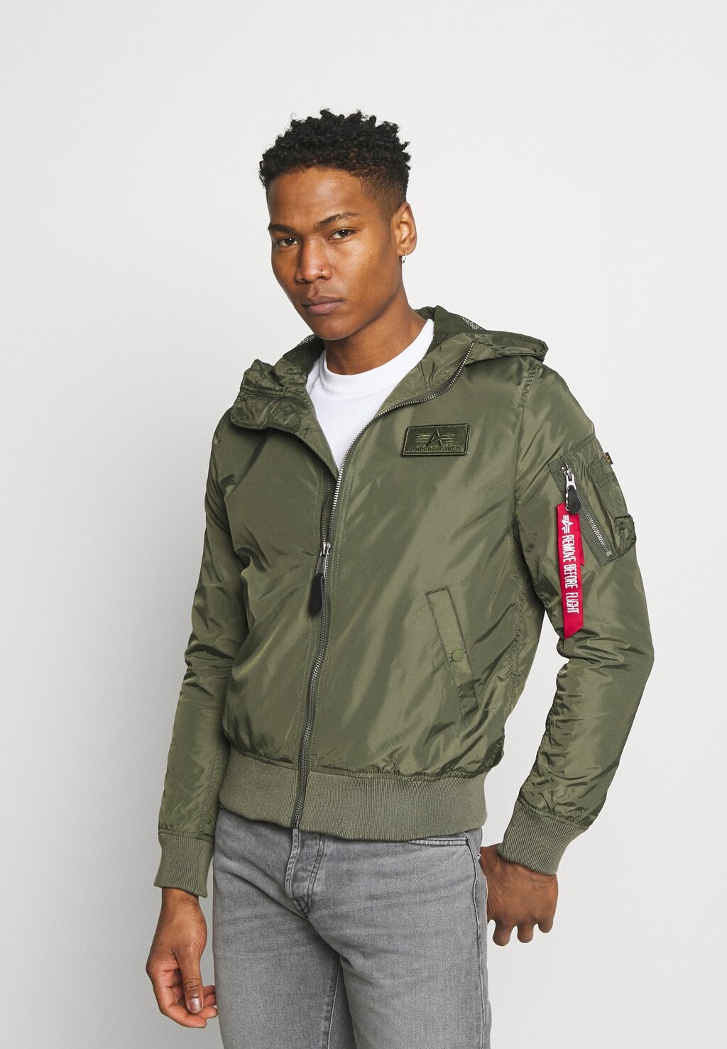 

Демисезонная куртка Alpha Industries, темно-зеленый