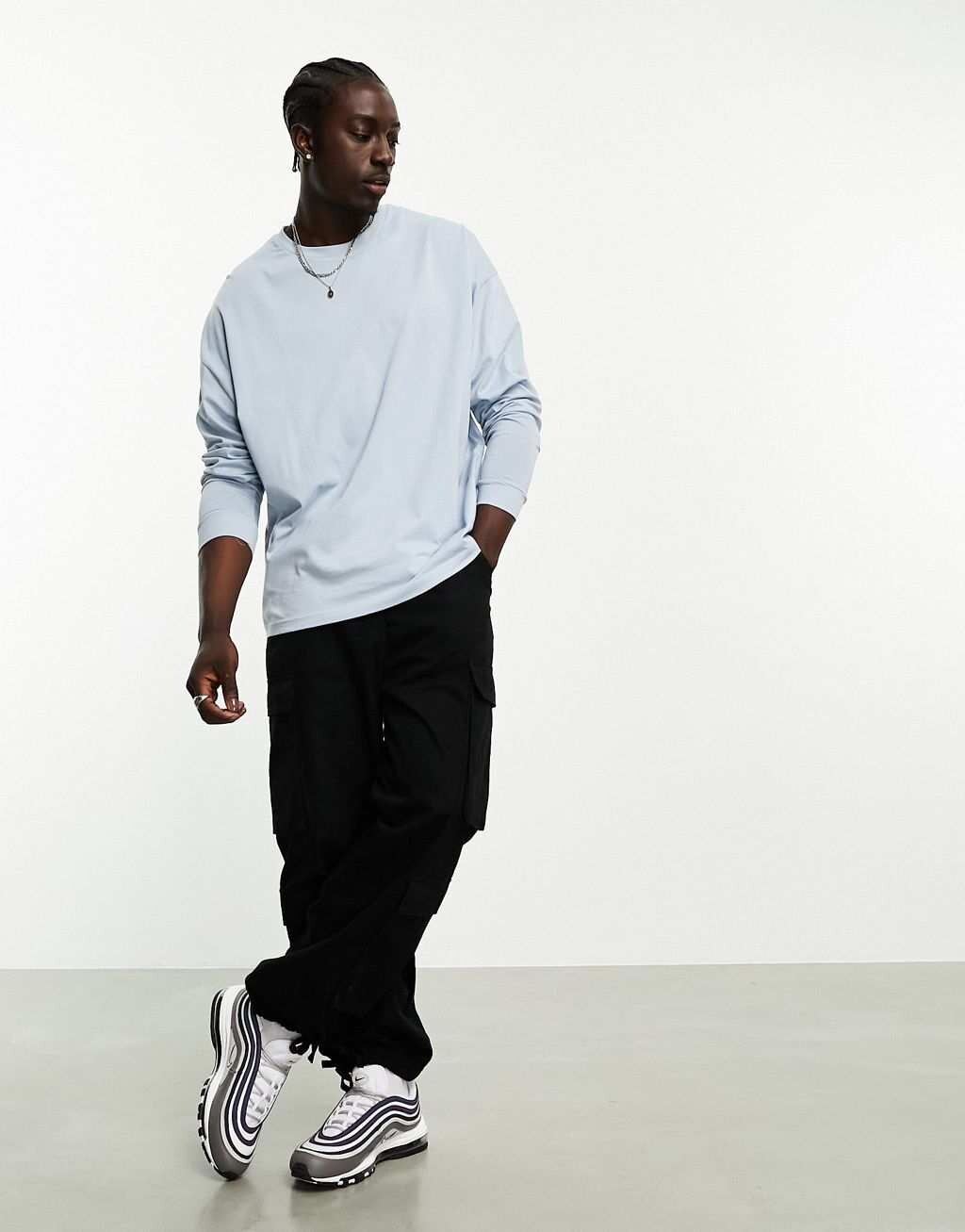 

Голубая оверсайз-футболка с длинными рукавами и круглым вырезом ASOS DESIGN