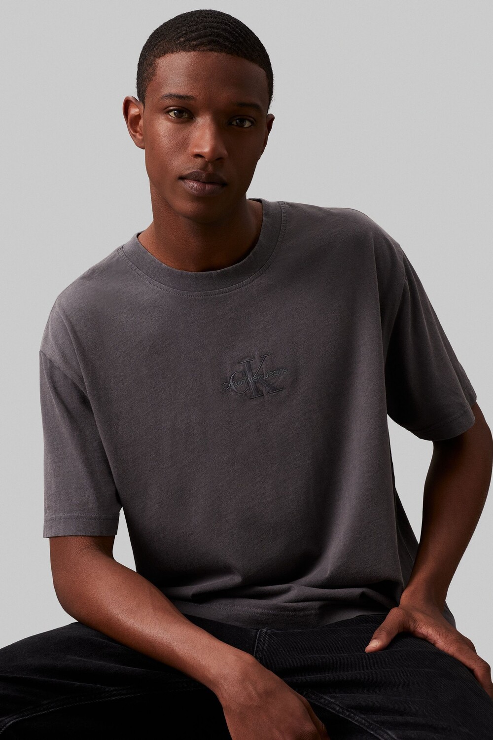 

Стираный монолог футболка Calvin Klein Jeans, черный