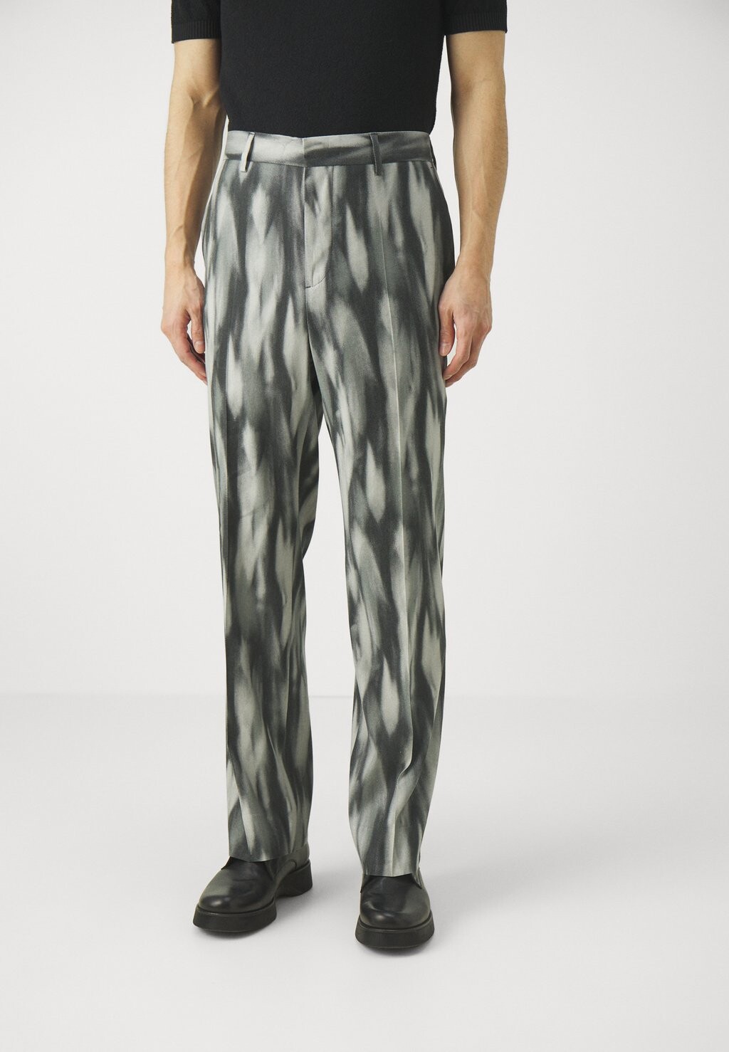 

Брюки HAIJ PRINTED J.LINDEBERG, цвет black