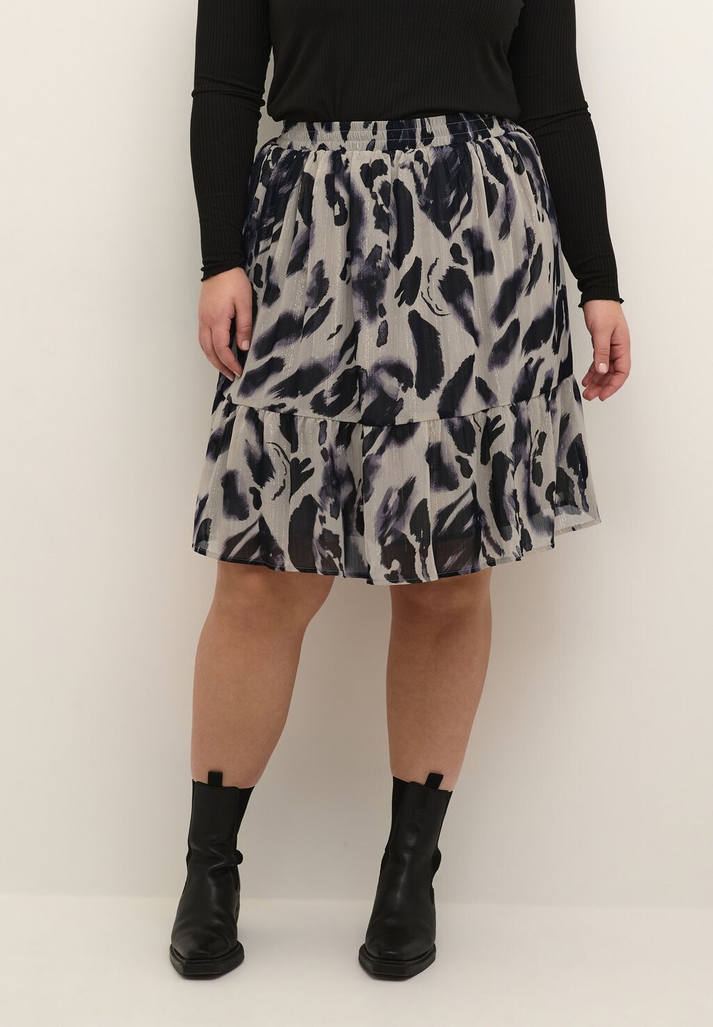 

Расклешенные поля Kaffe Curve FIONA CURVES, цвет black feather gray leo