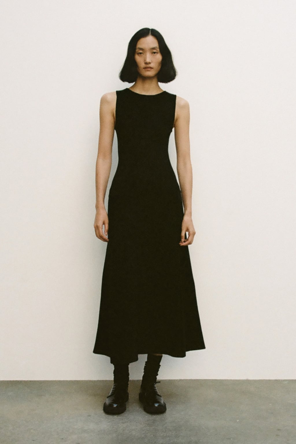 

Длинное трикотажное платье без рукавов ZARA, черный