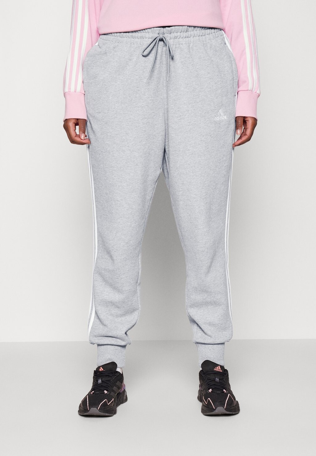 

Спортивные брюки Adidas