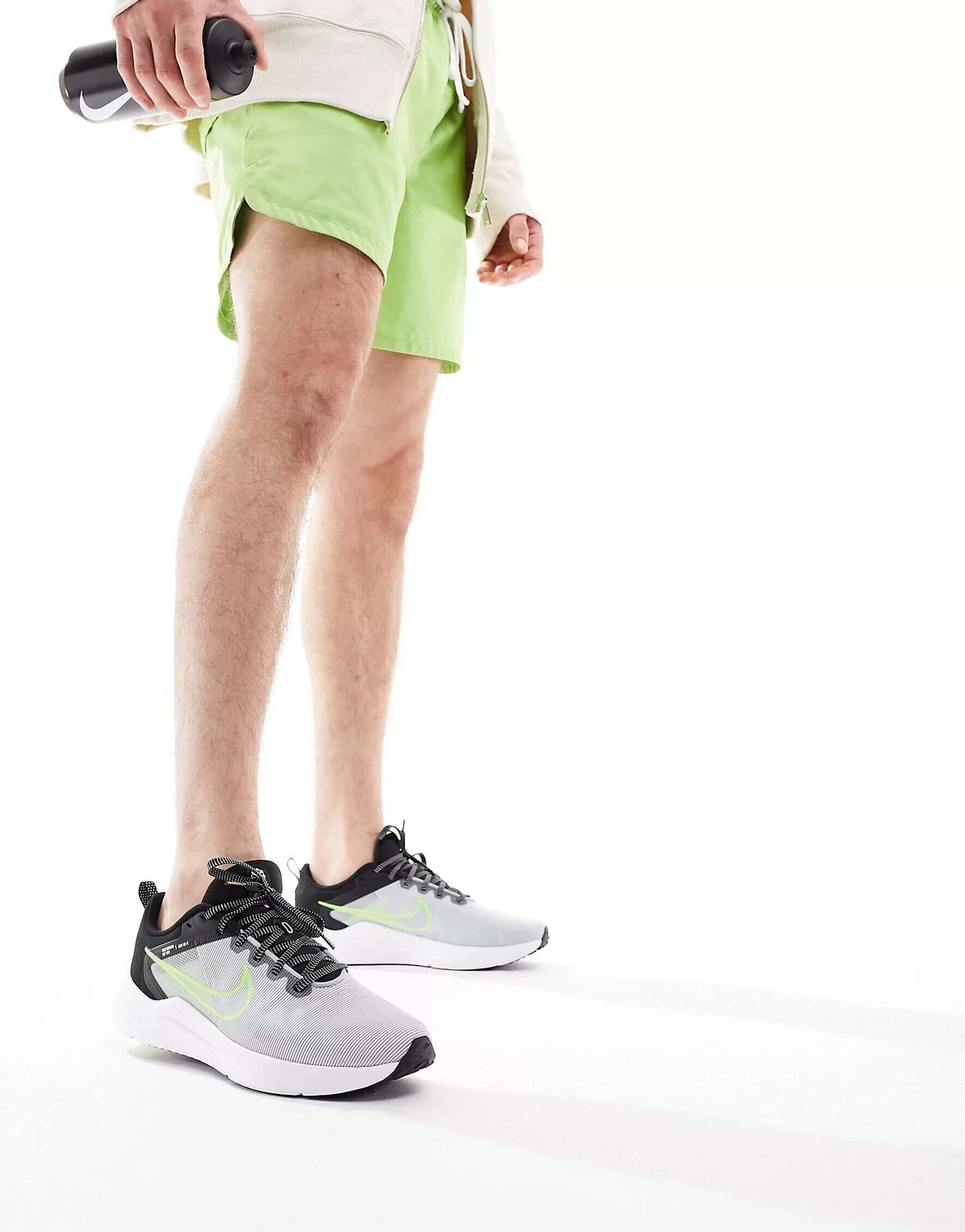 

Кроссовки Nike Downshifter 12 серого и черного цветов Nike