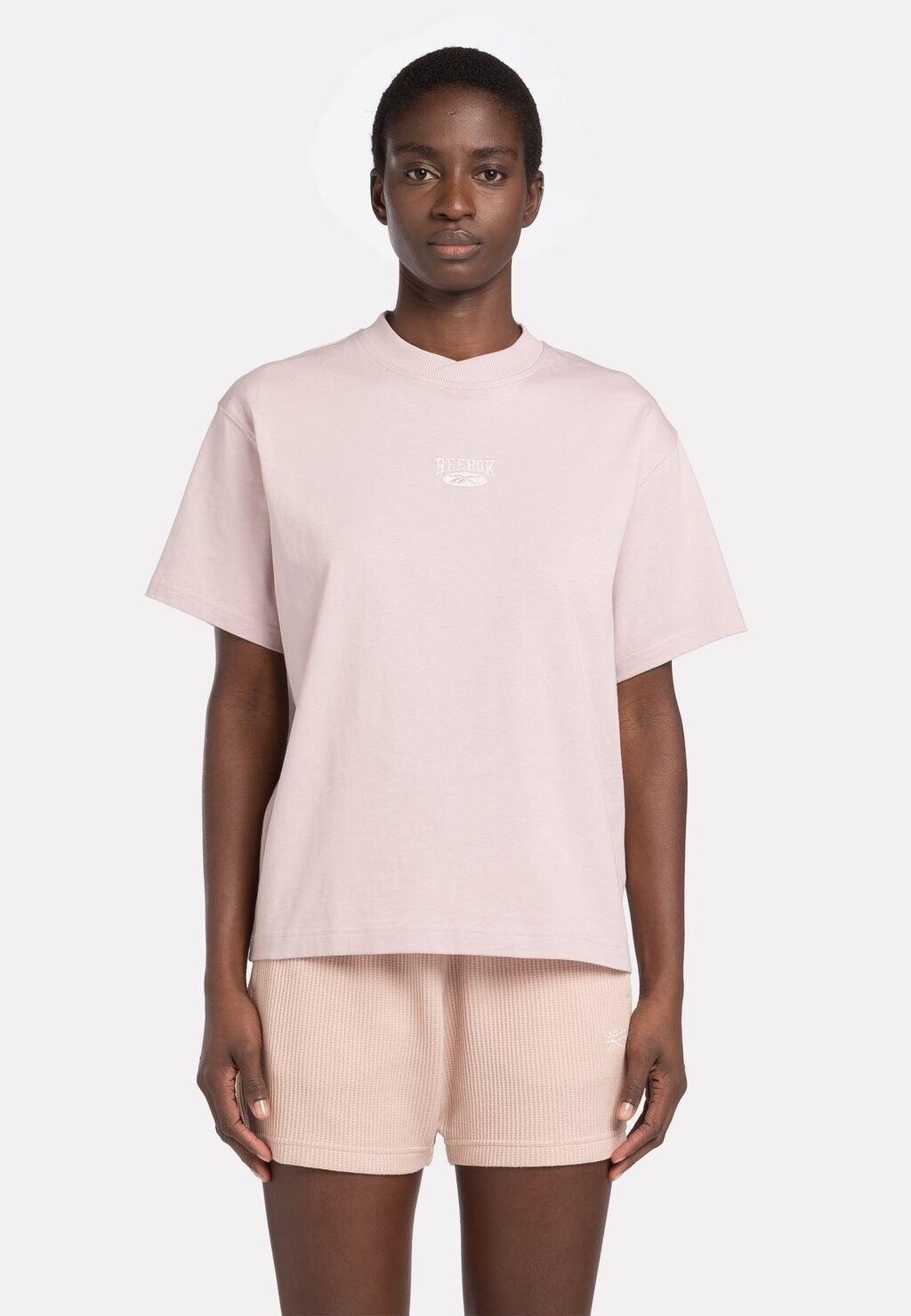 

Футболка с принтом SHORT SLEEVE ARCHIVE Reebok Classic, цвет ashen lilac
