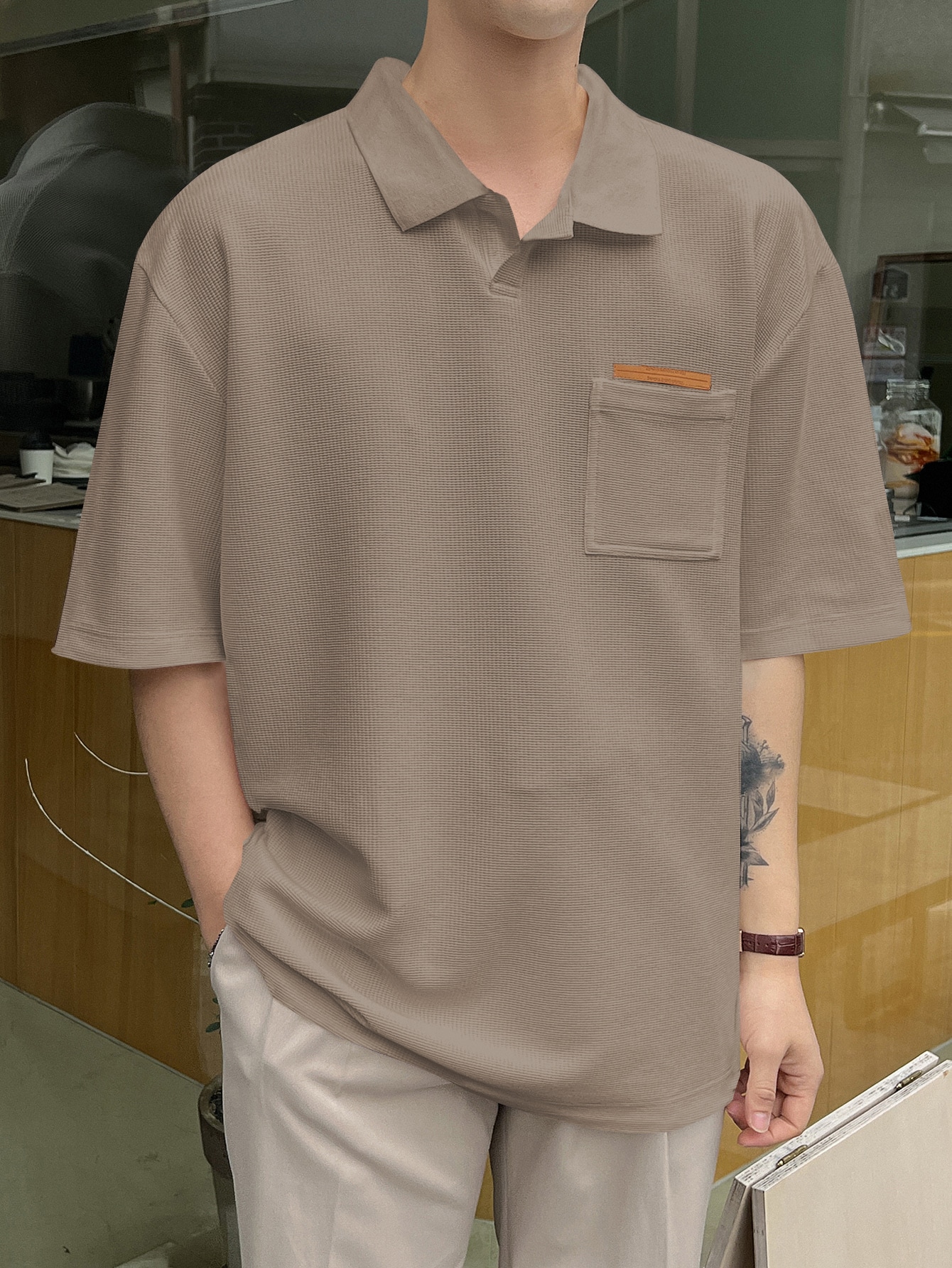 DAZY Мужская текстурированная рубашка-поло с короткими рукавами и карманом, хаки