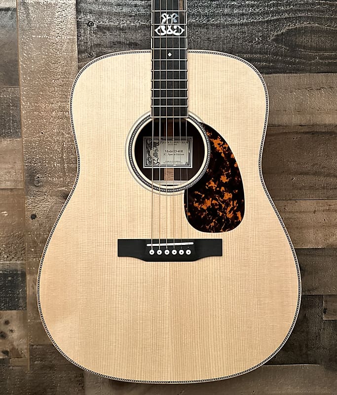 цена Акустическая гитара Larrivee D-40R Bluegrass Special Dreadnought Acoustic Guitar - with Hard Case