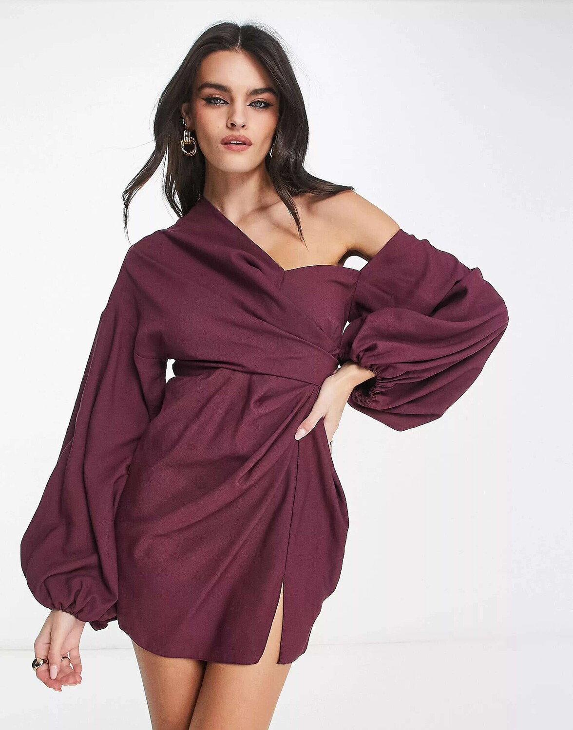 

Цветовое мини-платье с открытыми плечами и пышными рукавами ASOS